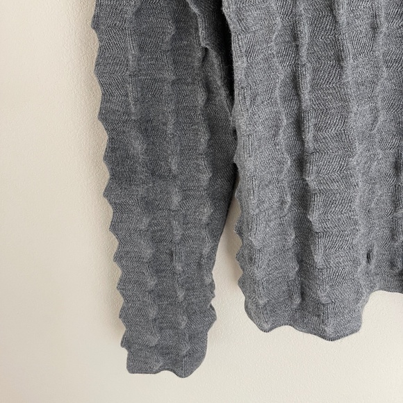ZARA Grey Turtleneck with Raised Rectangle Knit: NWOT! Size Large (Runs Small) - Picture 3 of 4